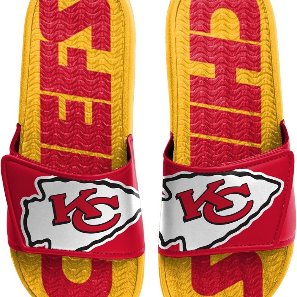 BRAND NEW Chiefs Youth Slides ❤️💛
